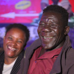 Coronado el más feo de Zimbabue, el hombre espera un contrato de modelaje 
